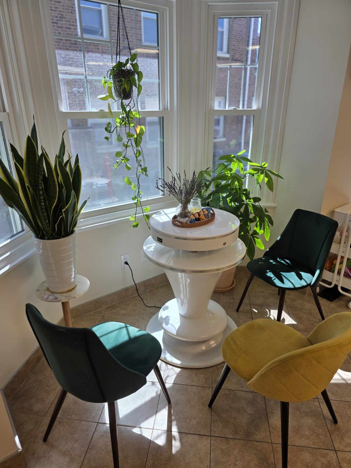 Inside Alli Nails Bar #4